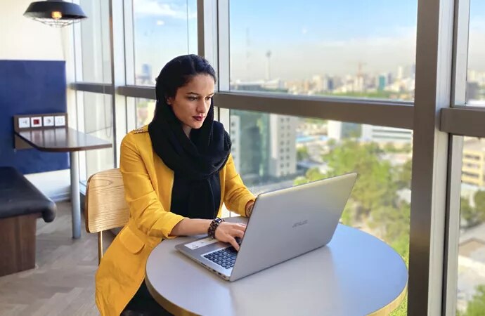 A client enjoys the perks of a virtual office—60 hours/month of FREE coworking lounge access at locations worldwide.